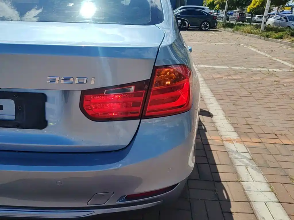BMW 3 Series — миниатюра 8