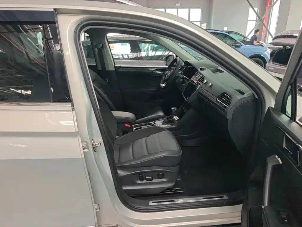 Volkswagen Tiguan L — миниатюра 9