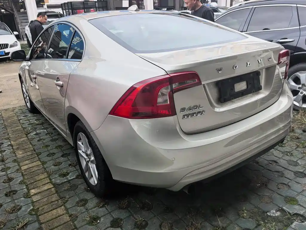 Volvo S60 — миниатюра 5