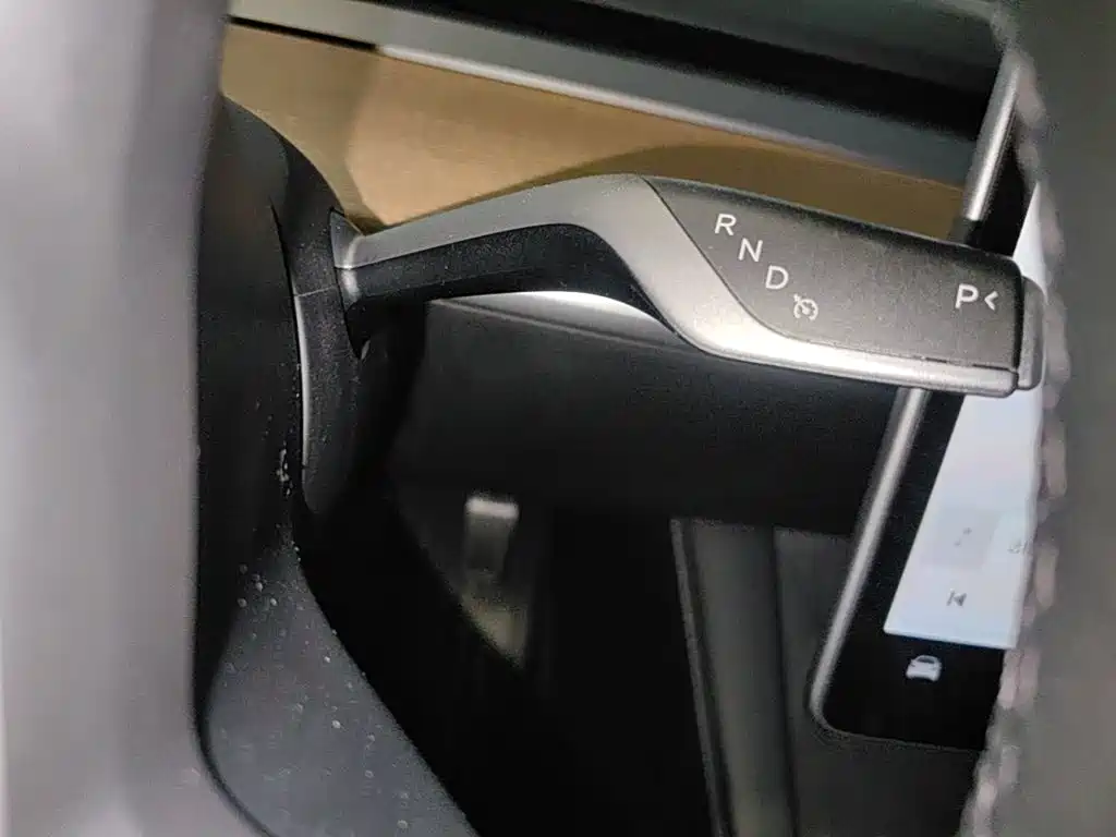 Tesla Model 3 — миниатюра 14