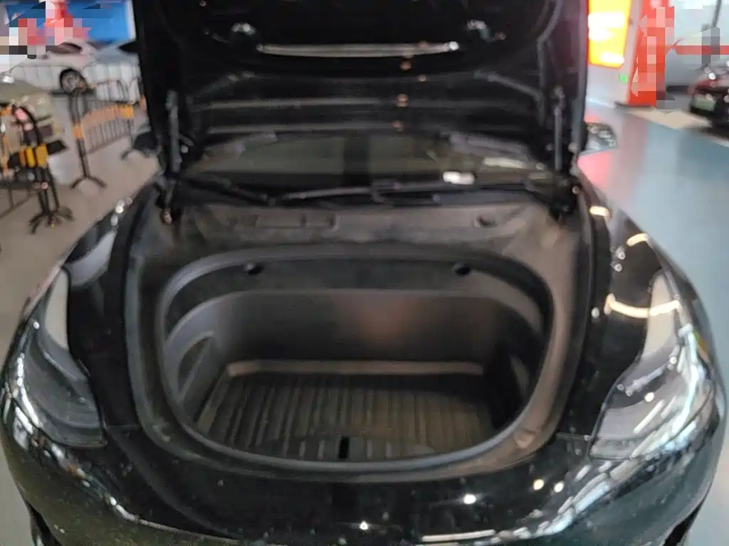 Tesla Model 3 — миниатюра 20