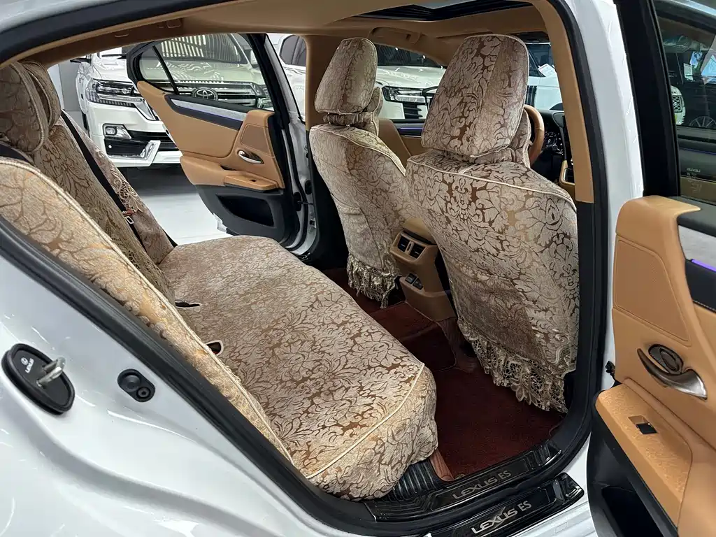Lexus ES — миниатюра 12