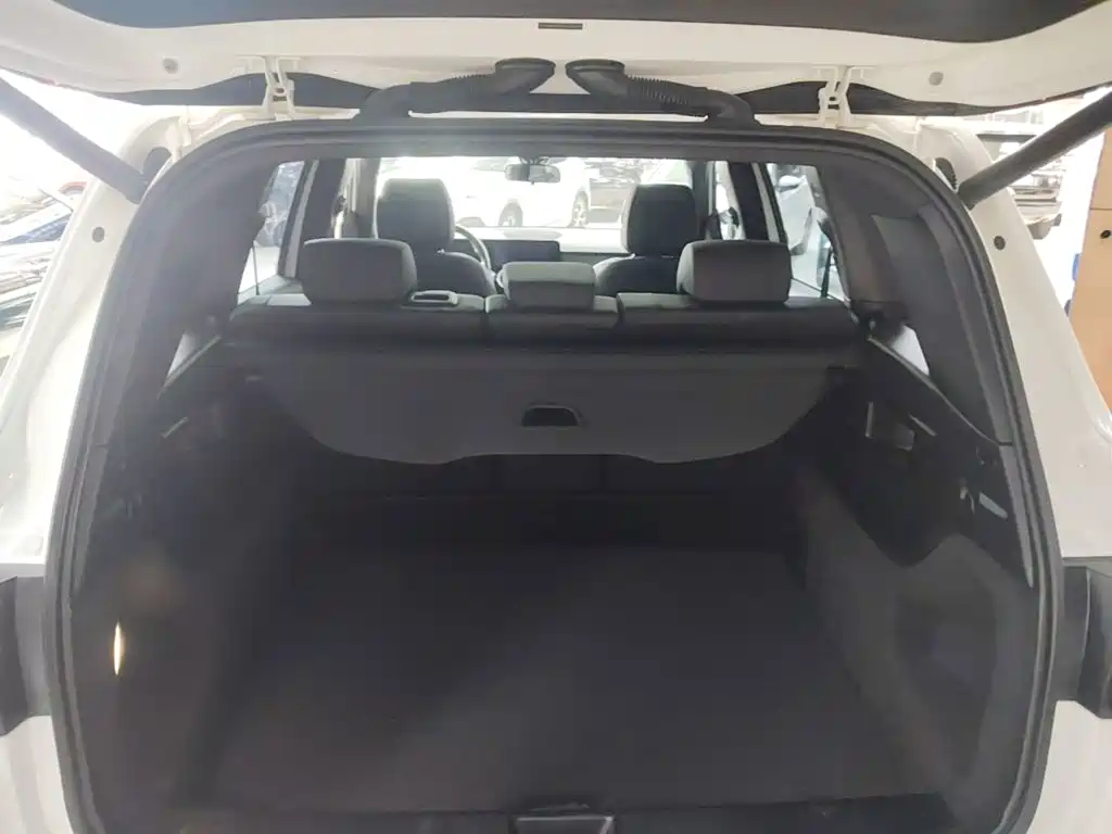 Mercedes-Benz GLB — миниатюра 19