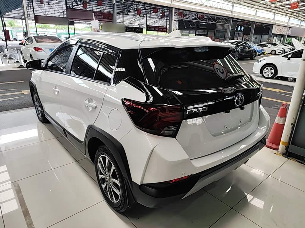 Toyota YARiS L Zhi Xuan 1.5 л 2021 г. Белый, пробег 43400 км