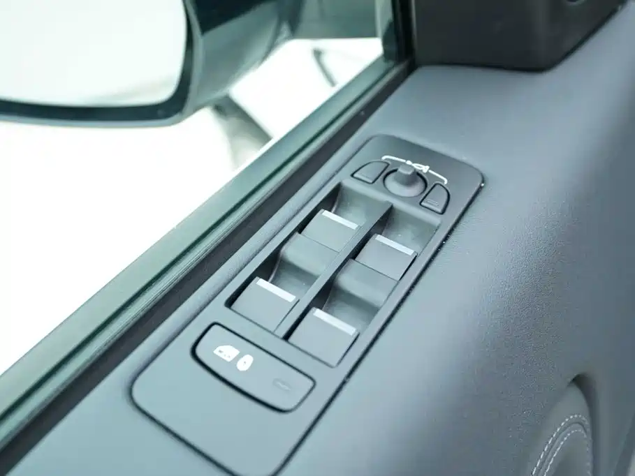 Land Rover Discovery Sport — миниатюра 10