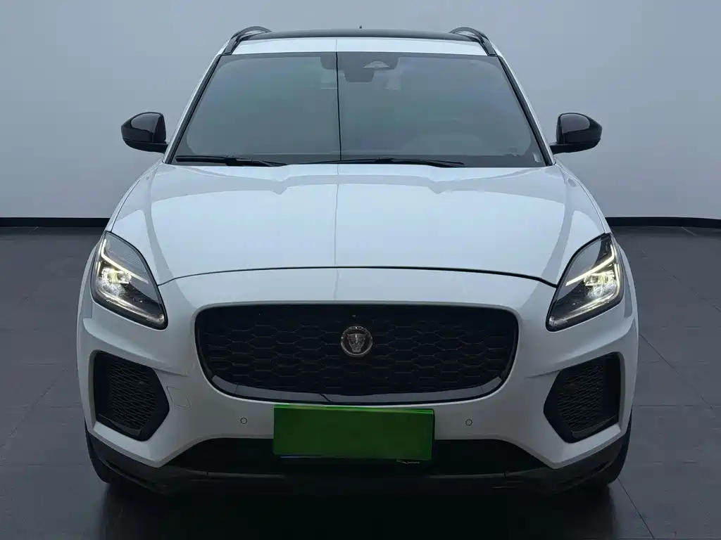 Jaguar E-PACE — миниатюра 2