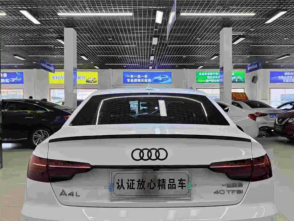 Audi A4L 2023 — фото 5