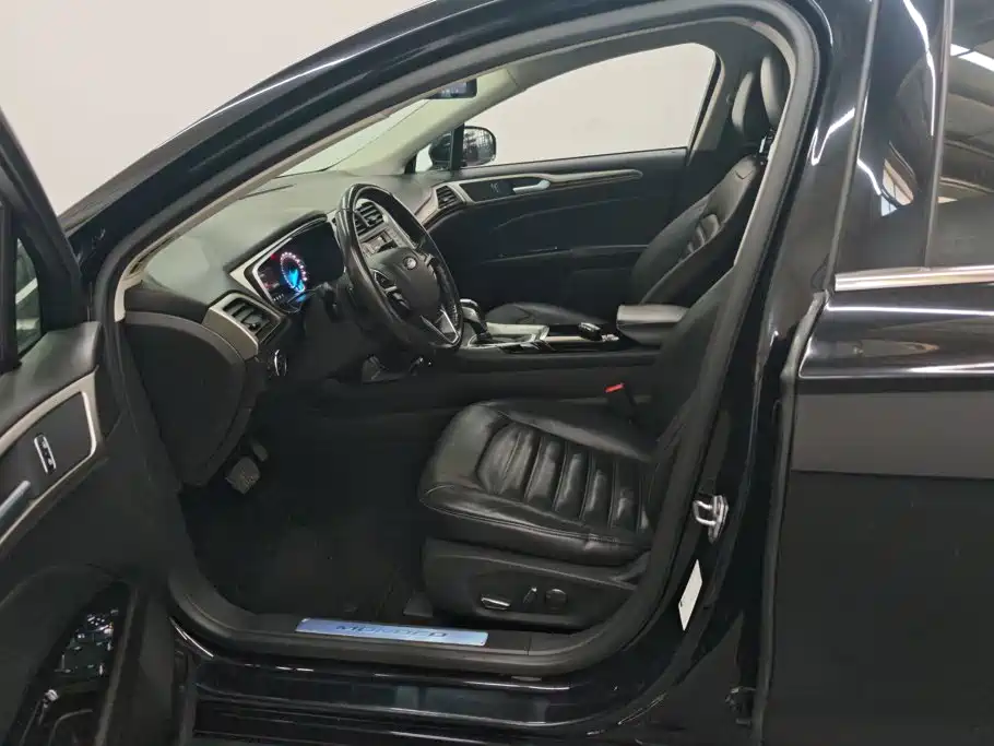 Ford Mondeo — миниатюра 9