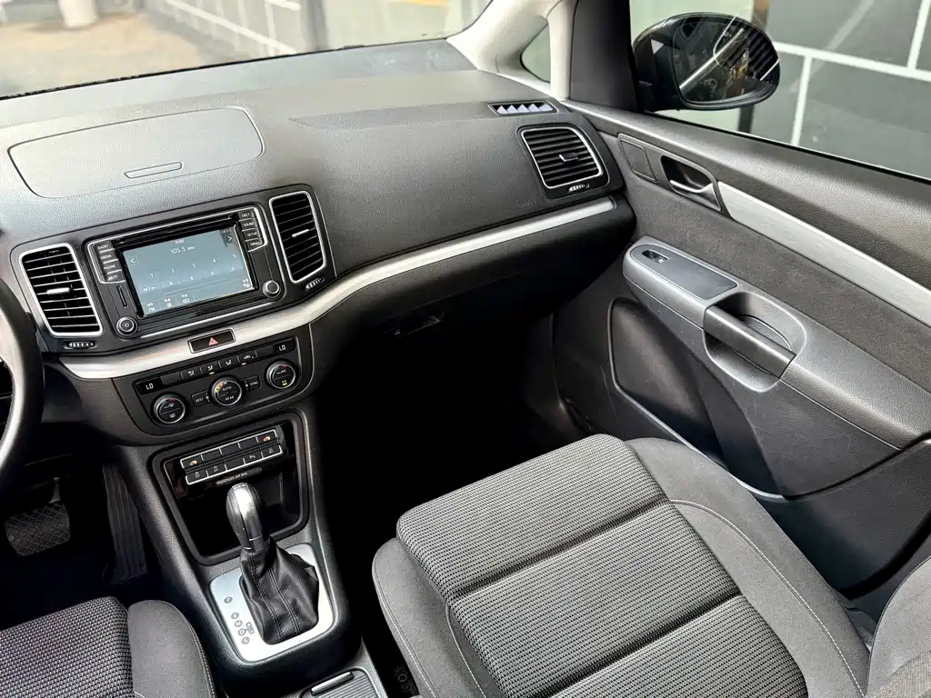 Volkswagen Sharan — миниатюра 26