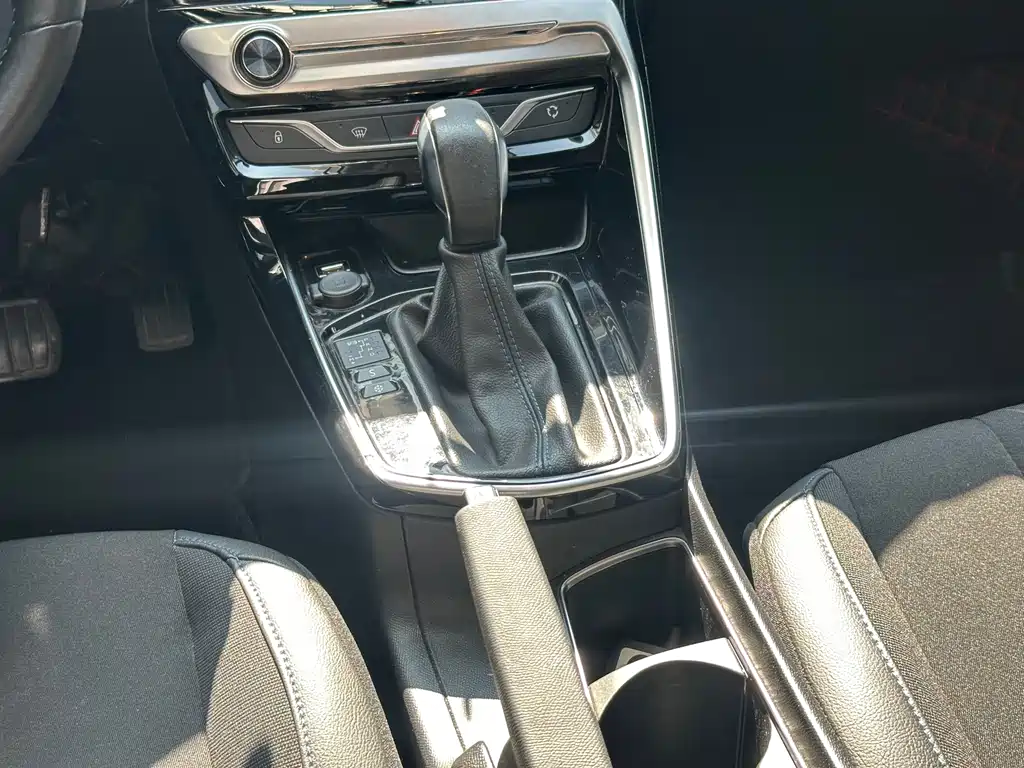 Peugeot 308 — миниатюра 14