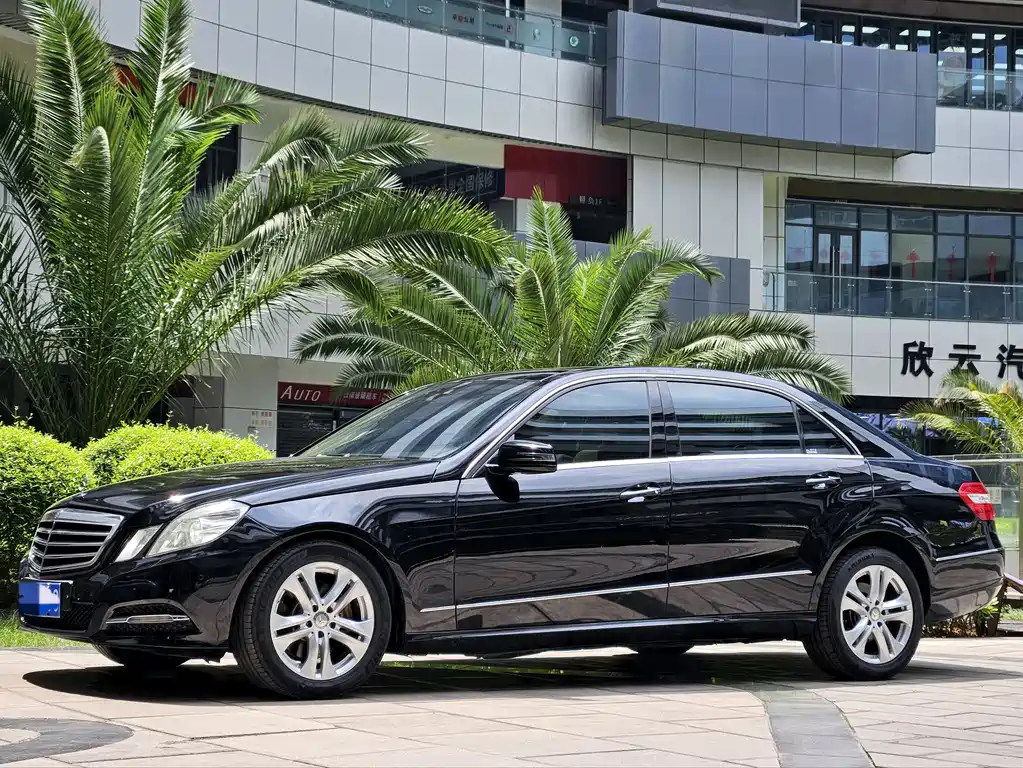 Mercedes-Benz E-Class 2011