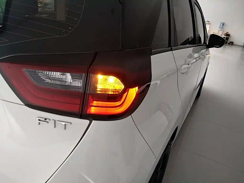 Honda Fit — миниатюра 8