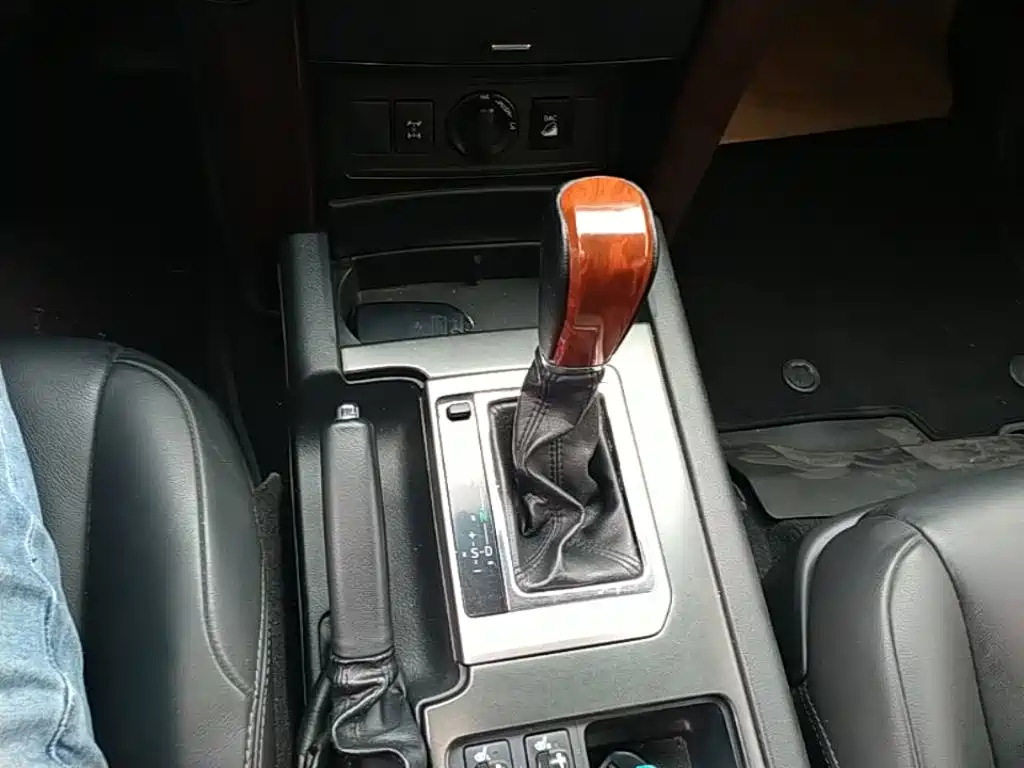 Toyota Prado — миниатюра 14