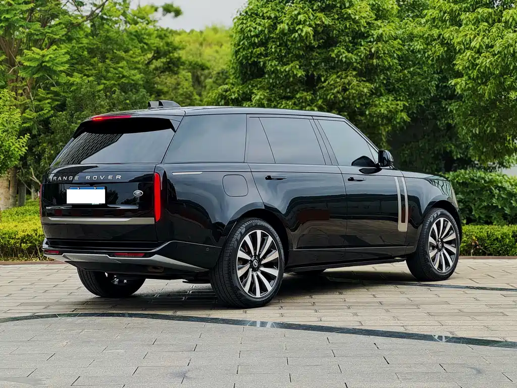 Land Rover Range Rover 2023 3.0 L6 400PS мест Long Wheelbase