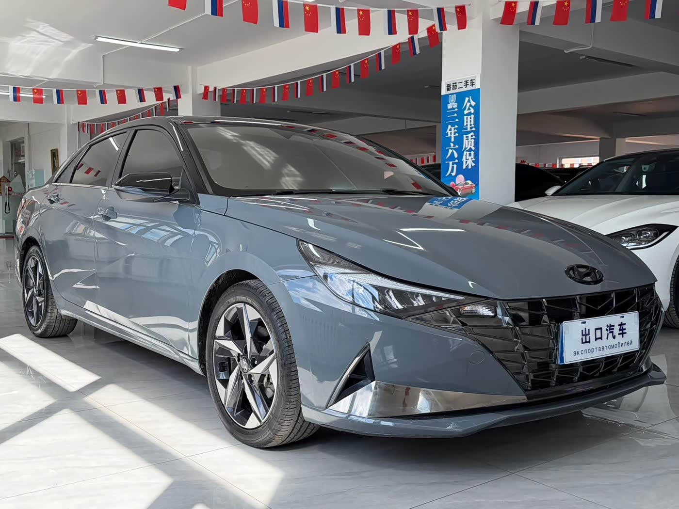 Hyundai Elantra 1.4 л 2022 г. Серебристо-серый, пробег 41000 км