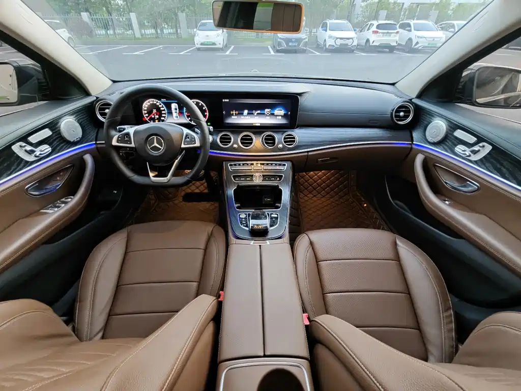 Mercedes-Benz E-Class — миниатюра 6