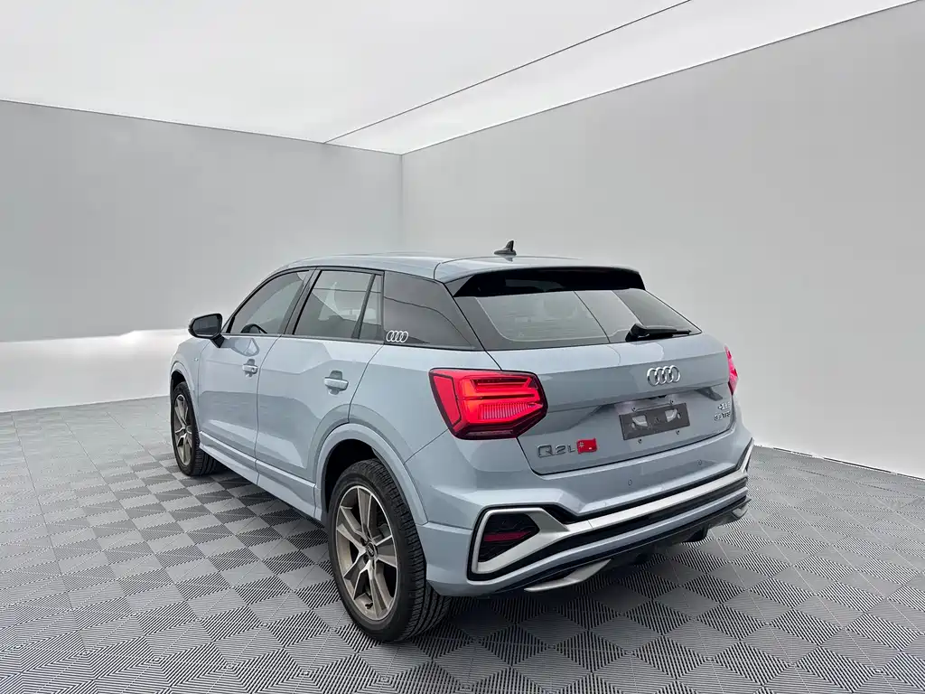 Audi Q2L — миниатюра 4