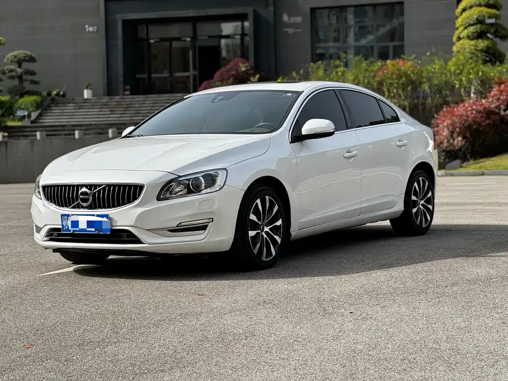 Volvo S60 2020