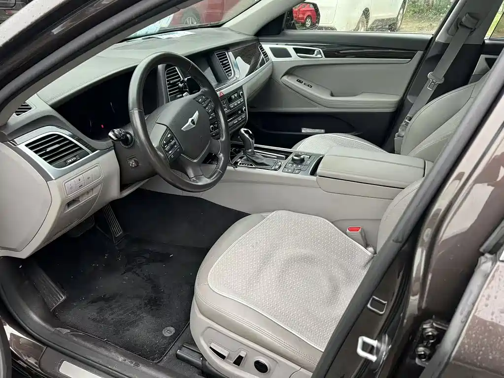 Hyundai Genesis — миниатюра 5
