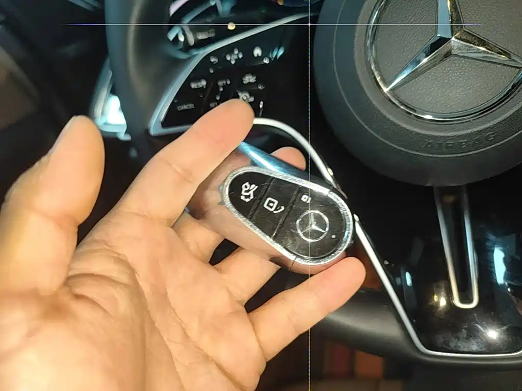 Mercedes-Benz E-Class — миниатюра 9