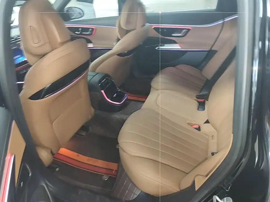 Mercedes-Benz E-Class — миниатюра 17