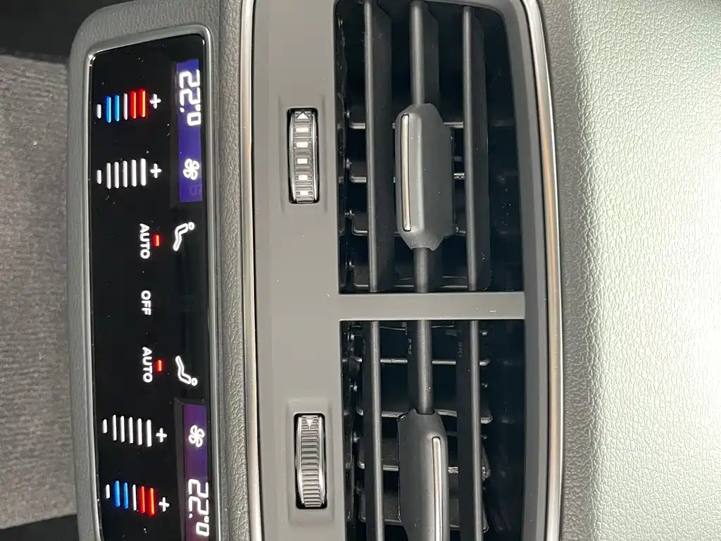 Audi A6L — миниатюра 10