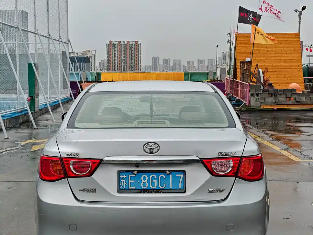 Toyota Reiz — миниатюра 6