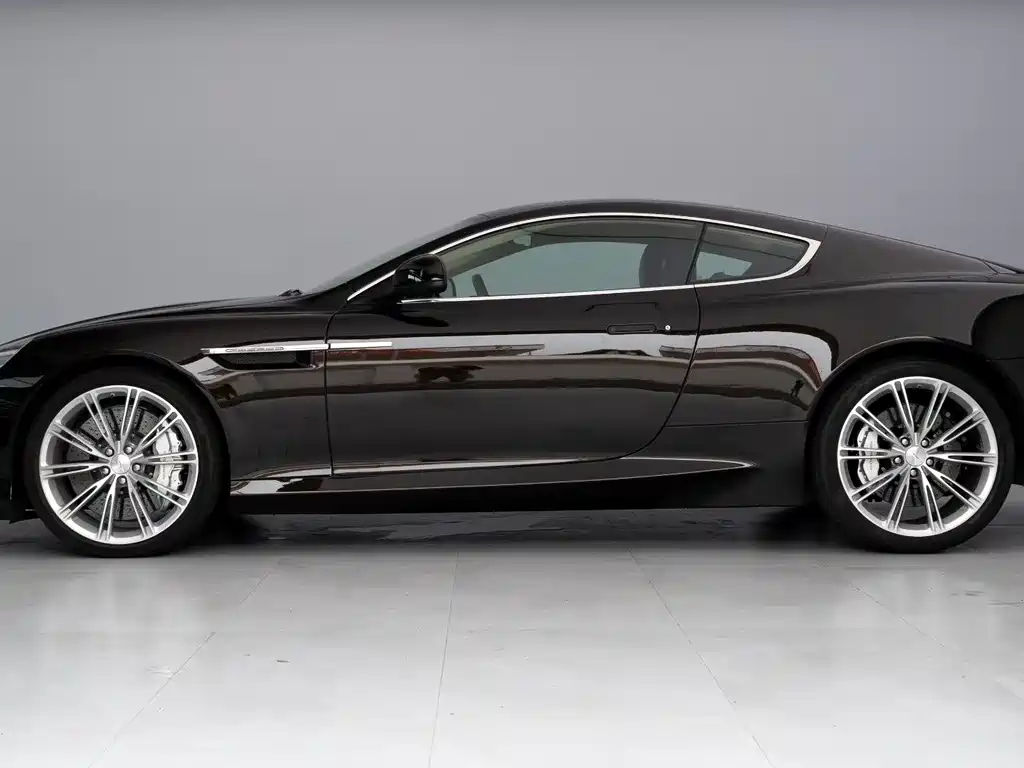 Aston Martin Virage — миниатюра 5