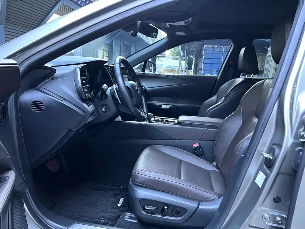 Lexus RX — миниатюра 4