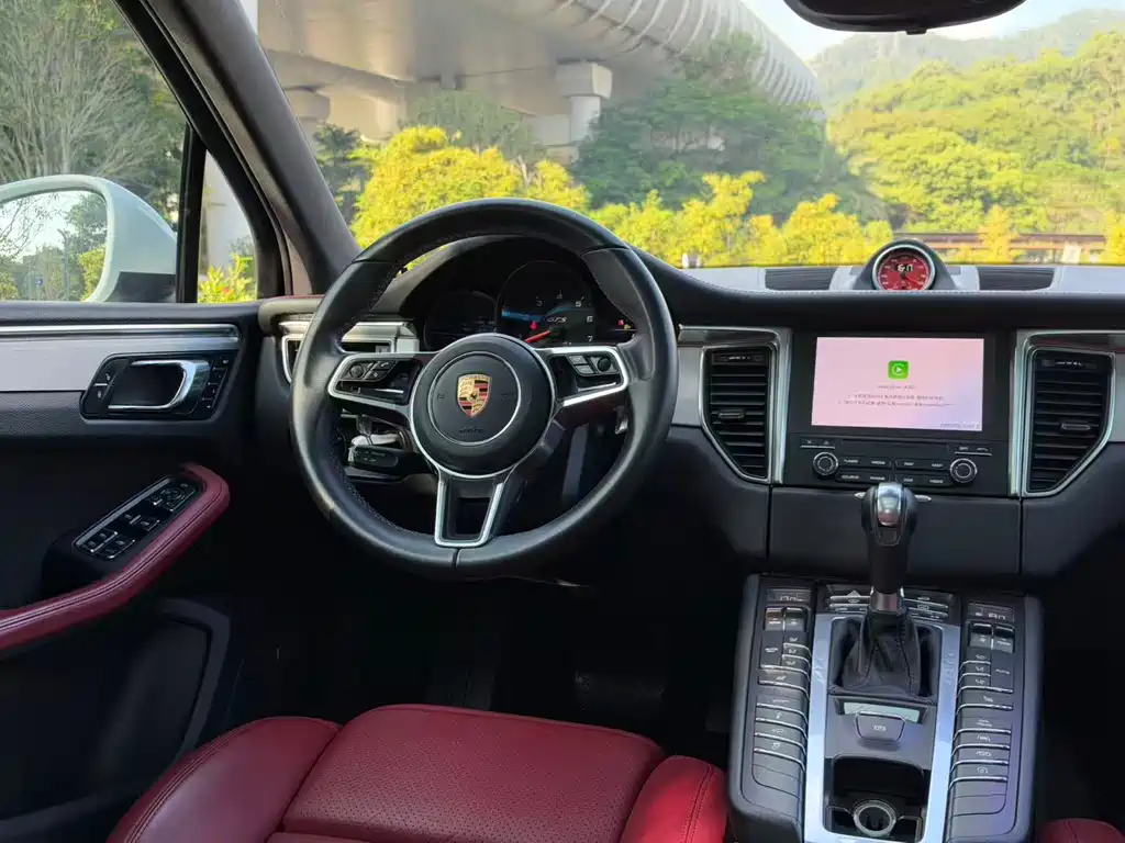 Porsche Macan — миниатюра 13