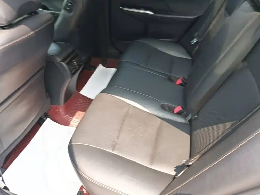 Toyota Camry — миниатюра 17