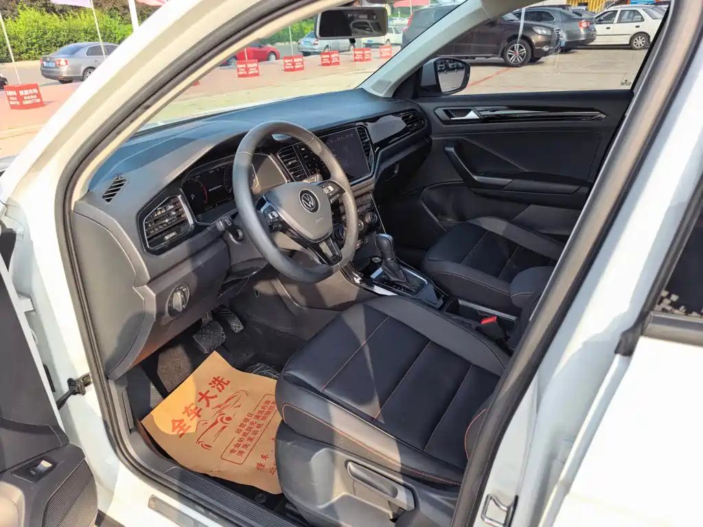 Volkswagen T-Roc — миниатюра 4