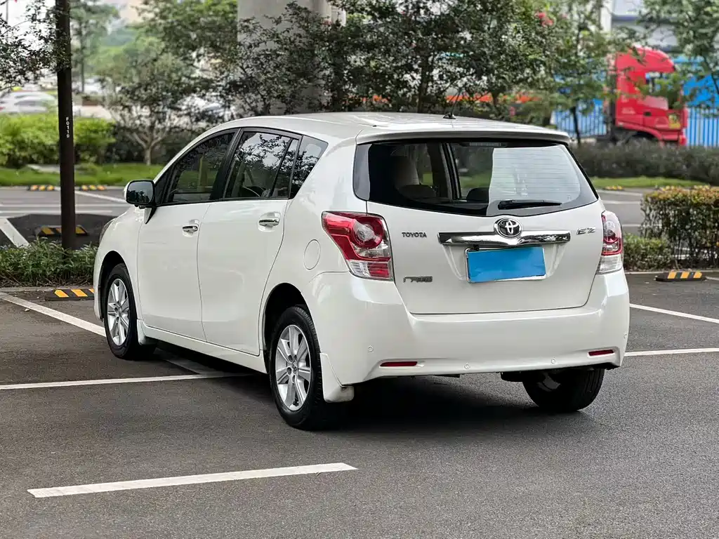 Toyota Verso — миниатюра 6