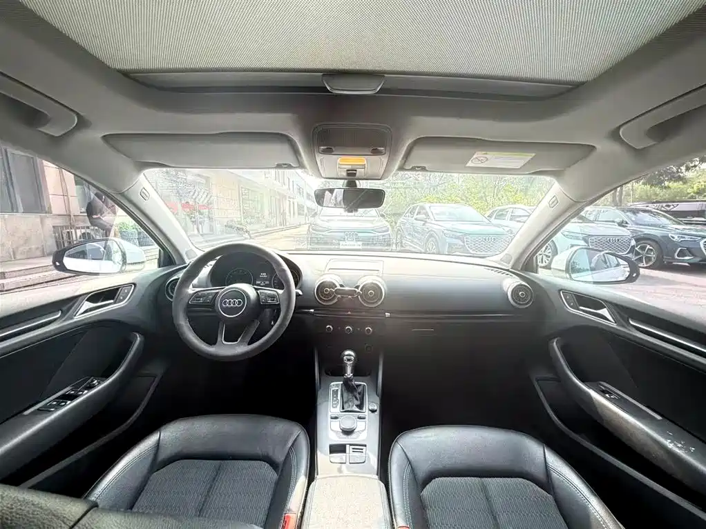 Audi A3 2019 Limousine 35 TFSI Fashion V
