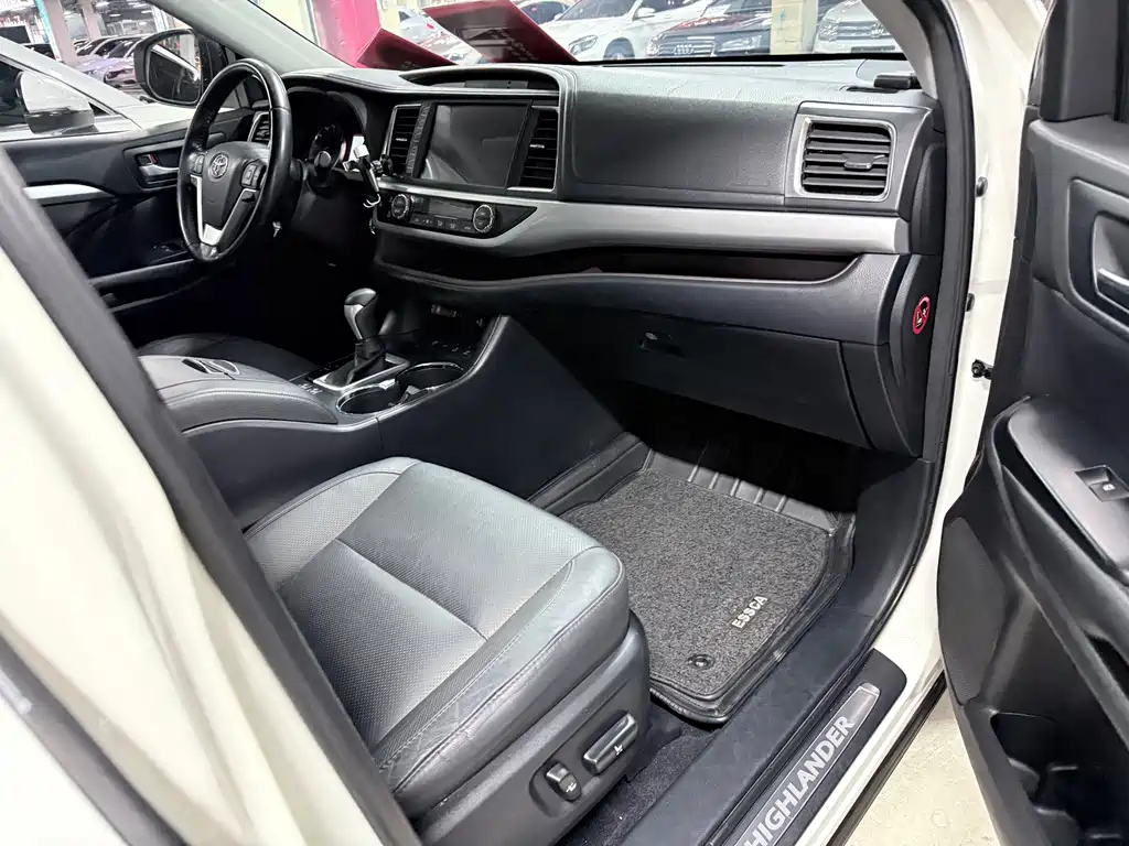 Toyota Highlander — миниатюра 20