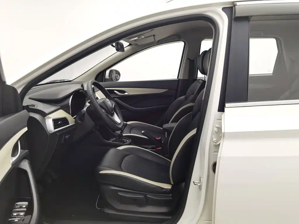 Baojun 360 — миниатюра 10