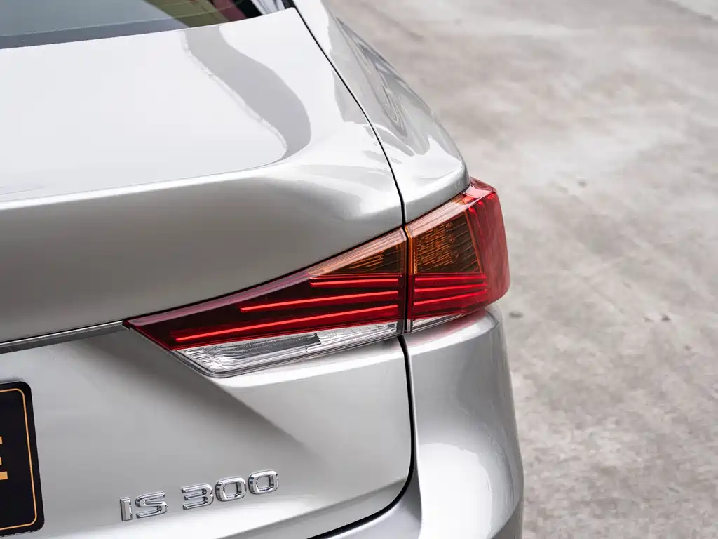 Lexus IS — миниатюра 7