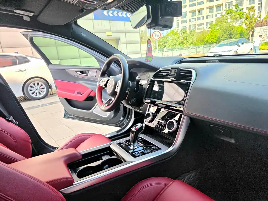 Jaguar XEL 2.0T 250PS R-DYNAMIC S Progressive Sport Edition, фото 10