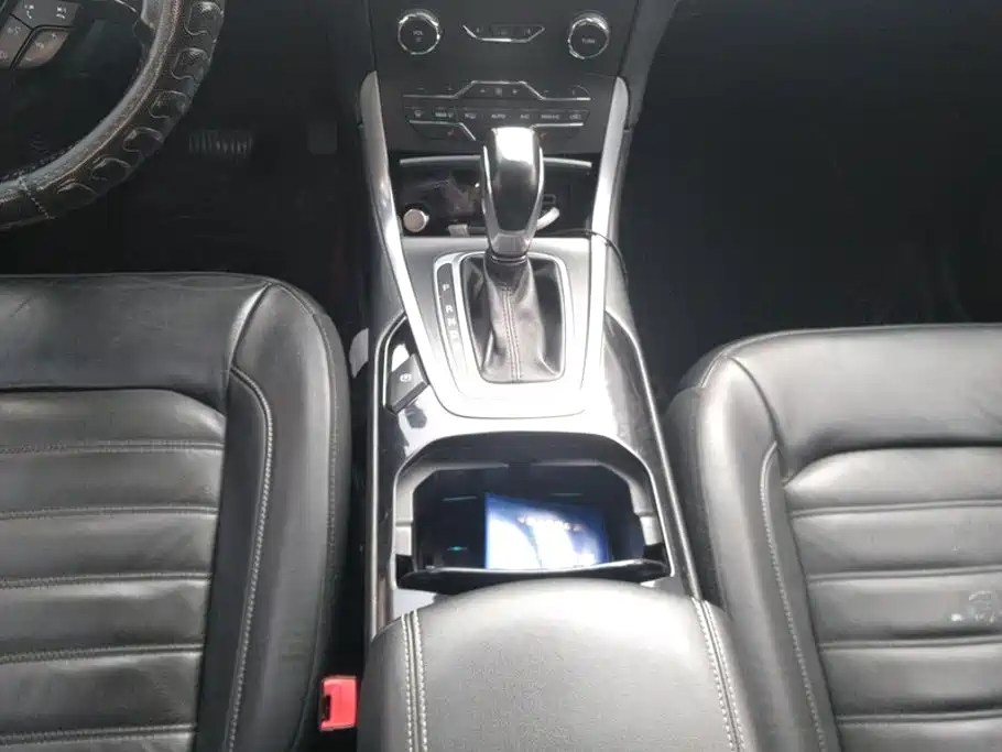 Ford Edge — миниатюра 16