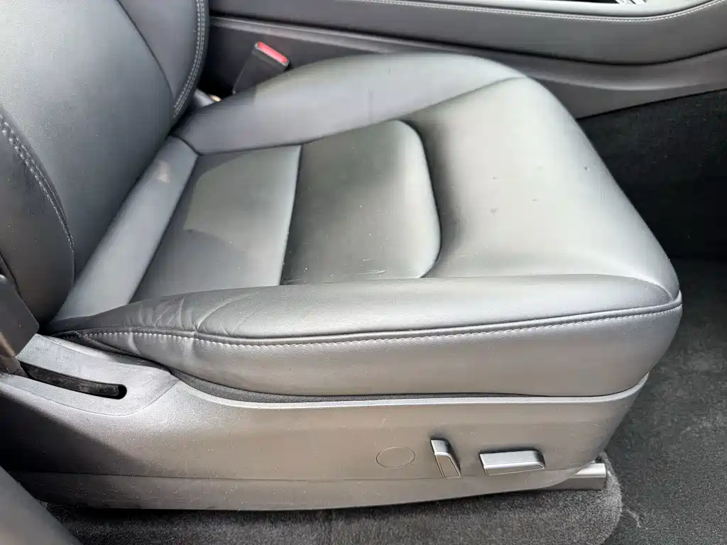 Tesla Model Y — миниатюра 28
