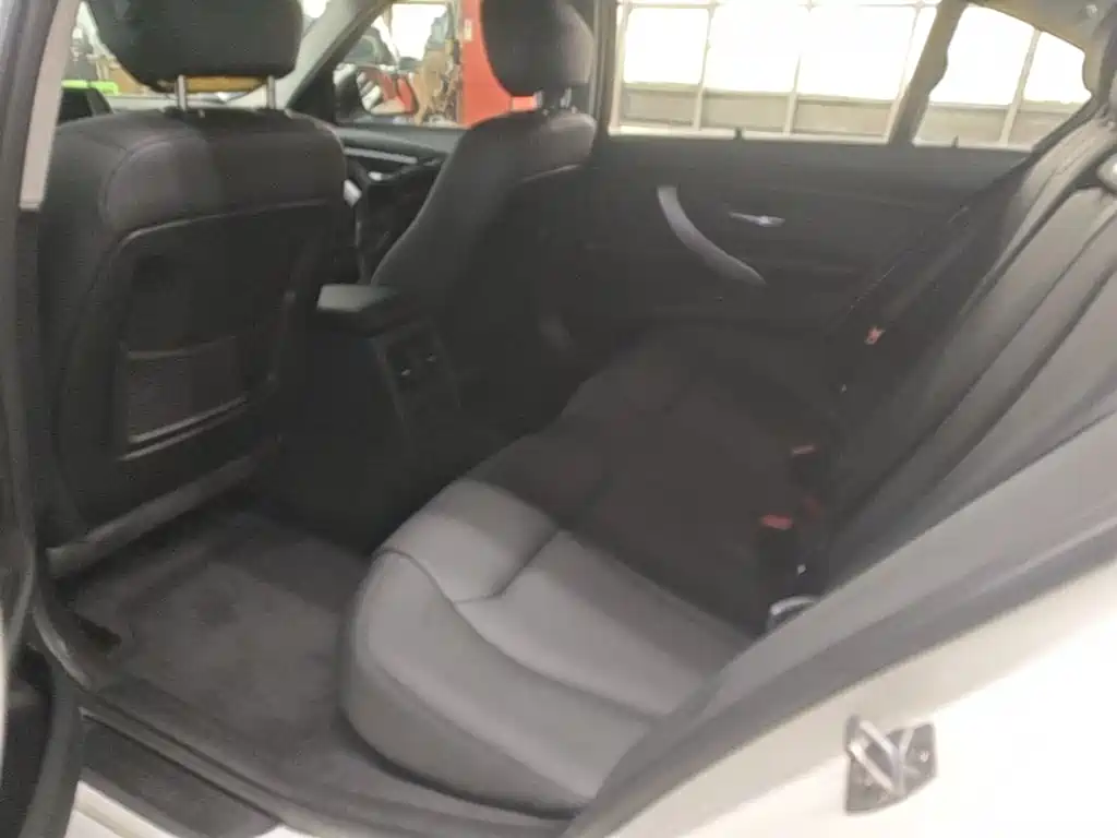 BMW 3 Series — миниатюра 17