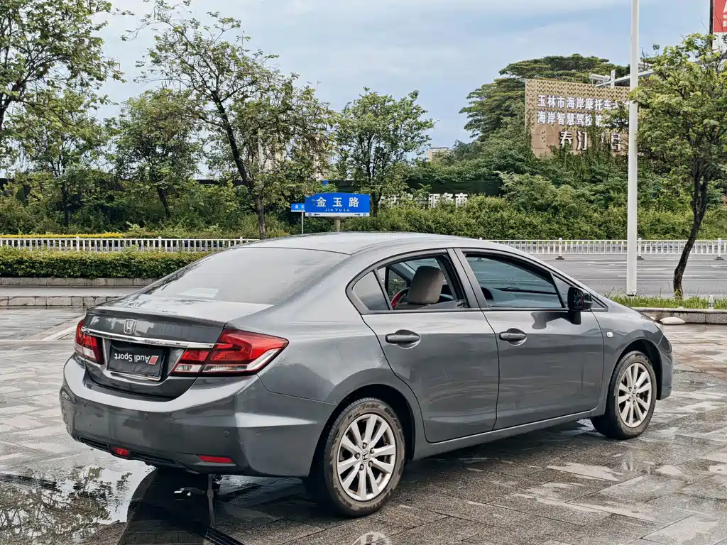 Honda Civic — миниатюра 9