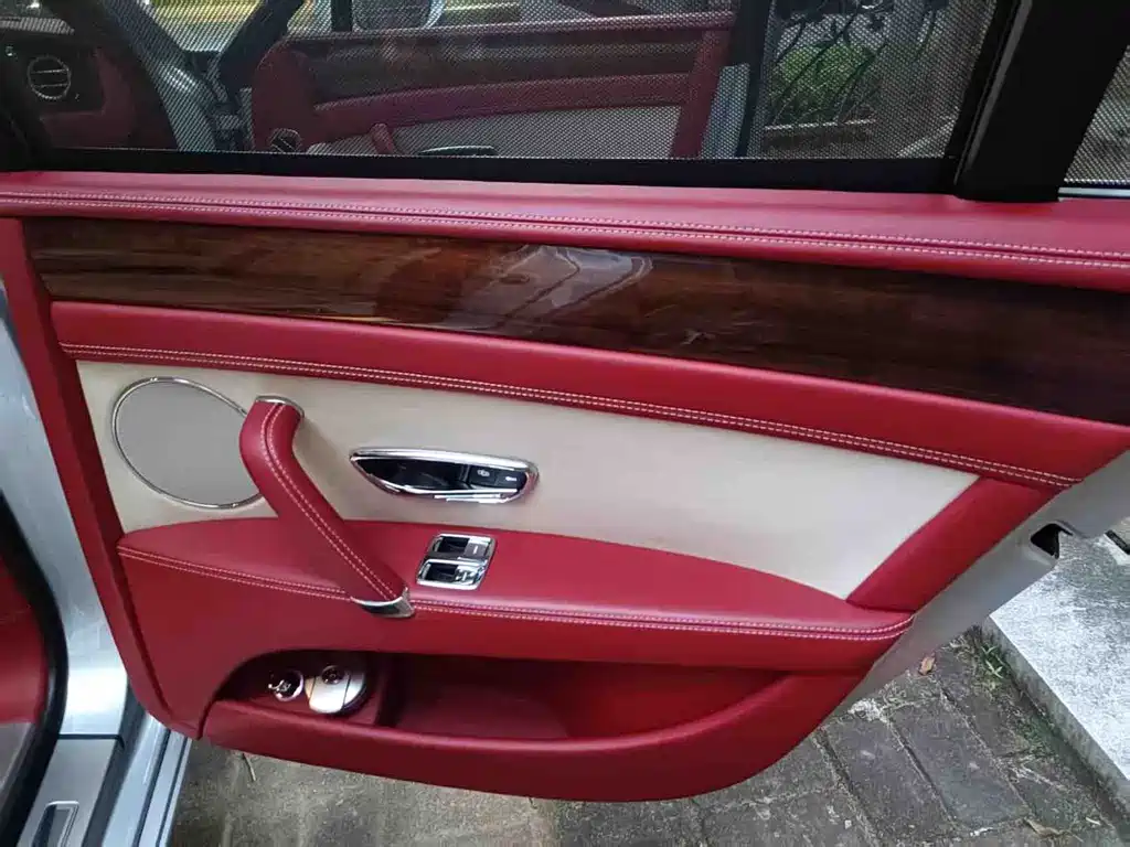 Bentley Flying Spur — миниатюра 7