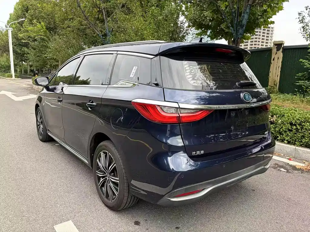 BYD MAX New Energy — миниатюра 4