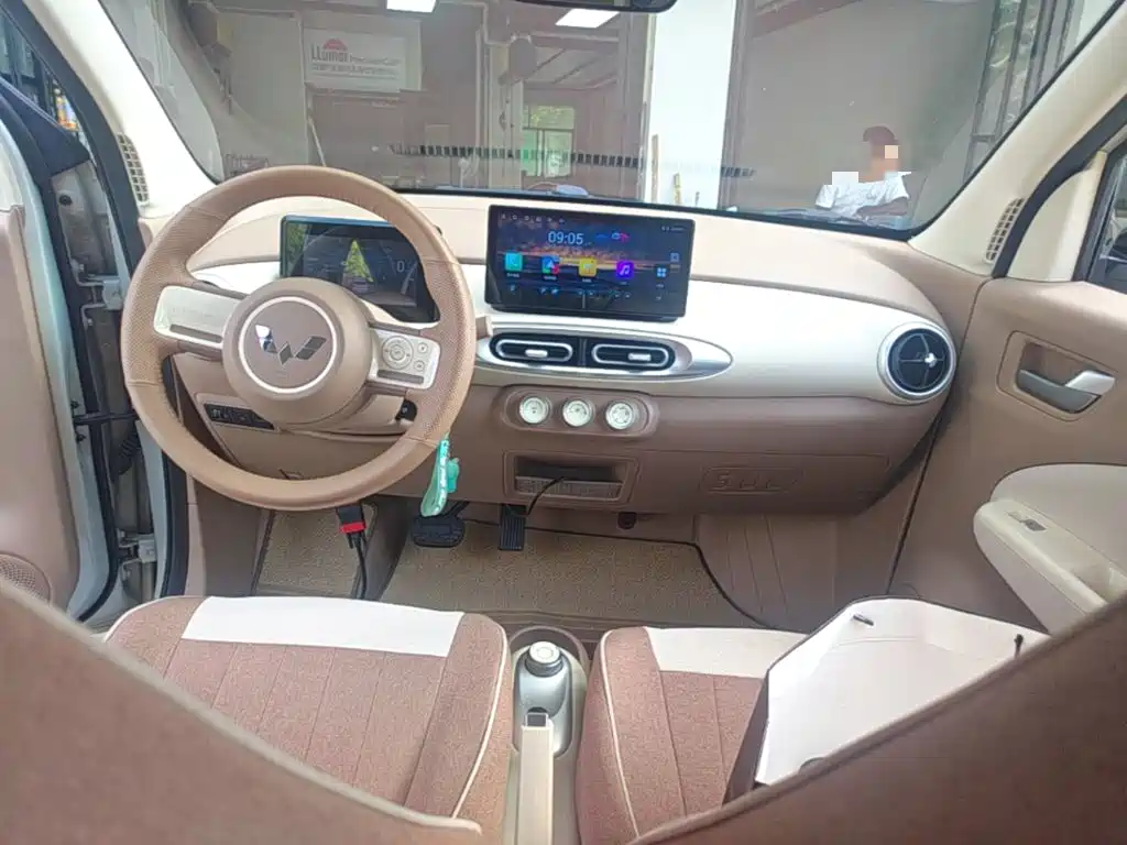 Wuling MINIEV — миниатюра 10