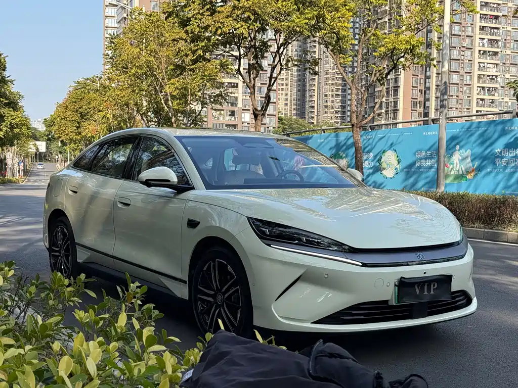 BYD QIN L