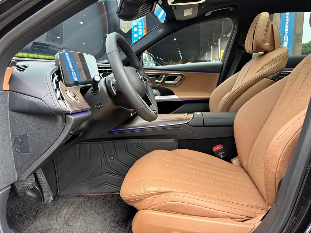 Mercedes-Benz E-Class — миниатюра 11