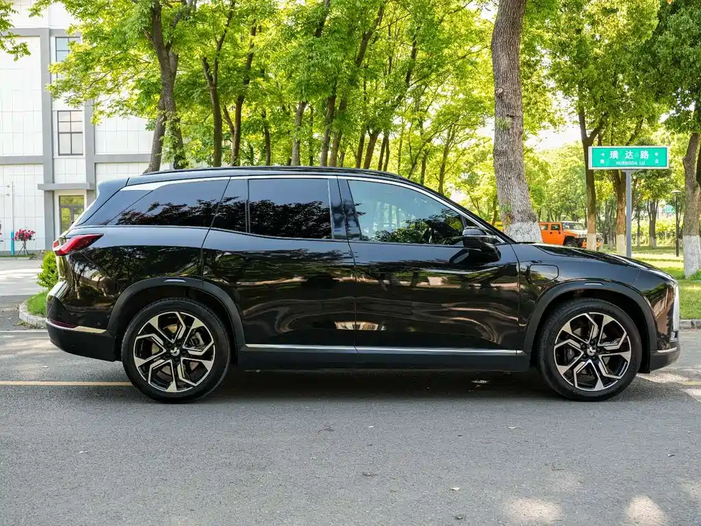 NIO ES8 2020 580KM мест