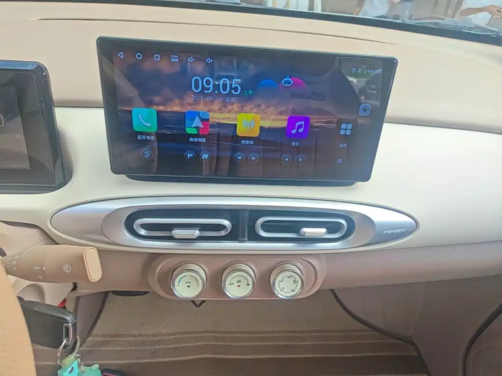 Wuling MINIEV — миниатюра 13