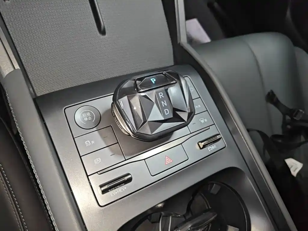 BYD Qin L — миниатюра 14
